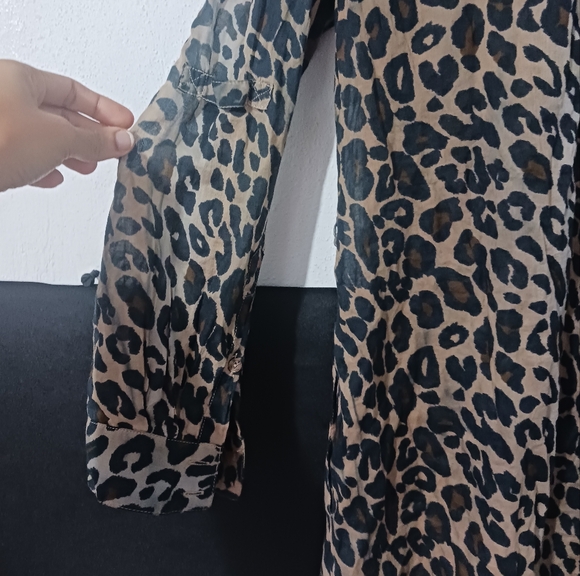 Zara Basic Women Leopard Printed long sleeve button down shirt - Picture 9 of 15
